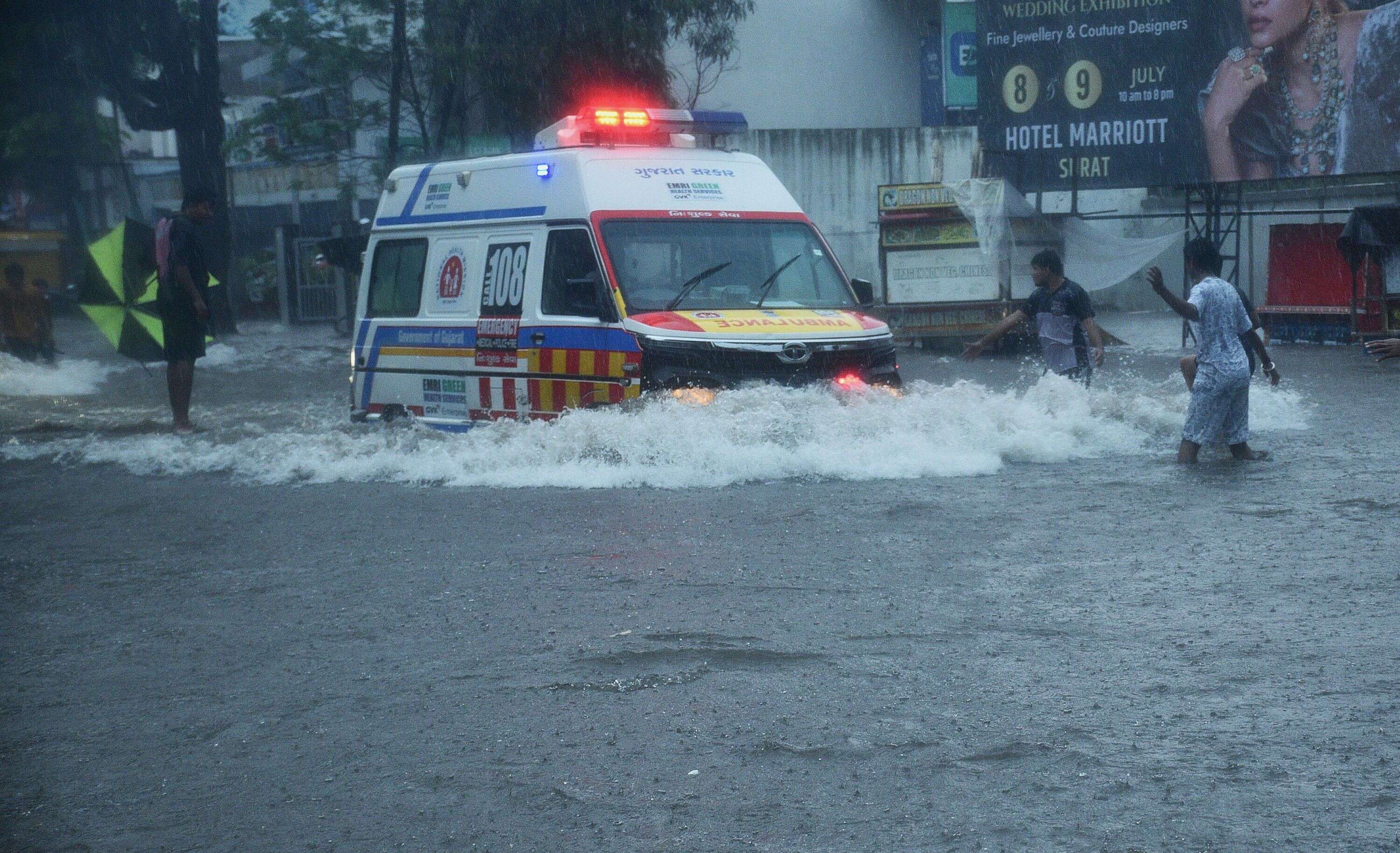 Rain-L P Savani road (3).JPG