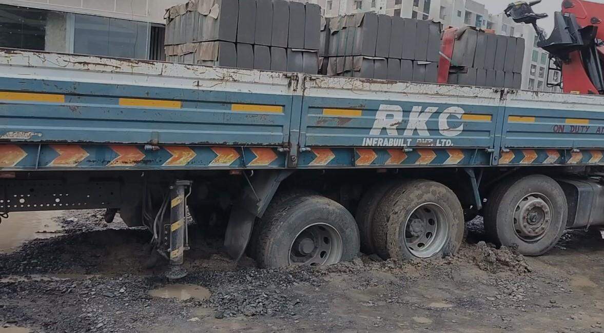 New ranip truck stuck.jpg