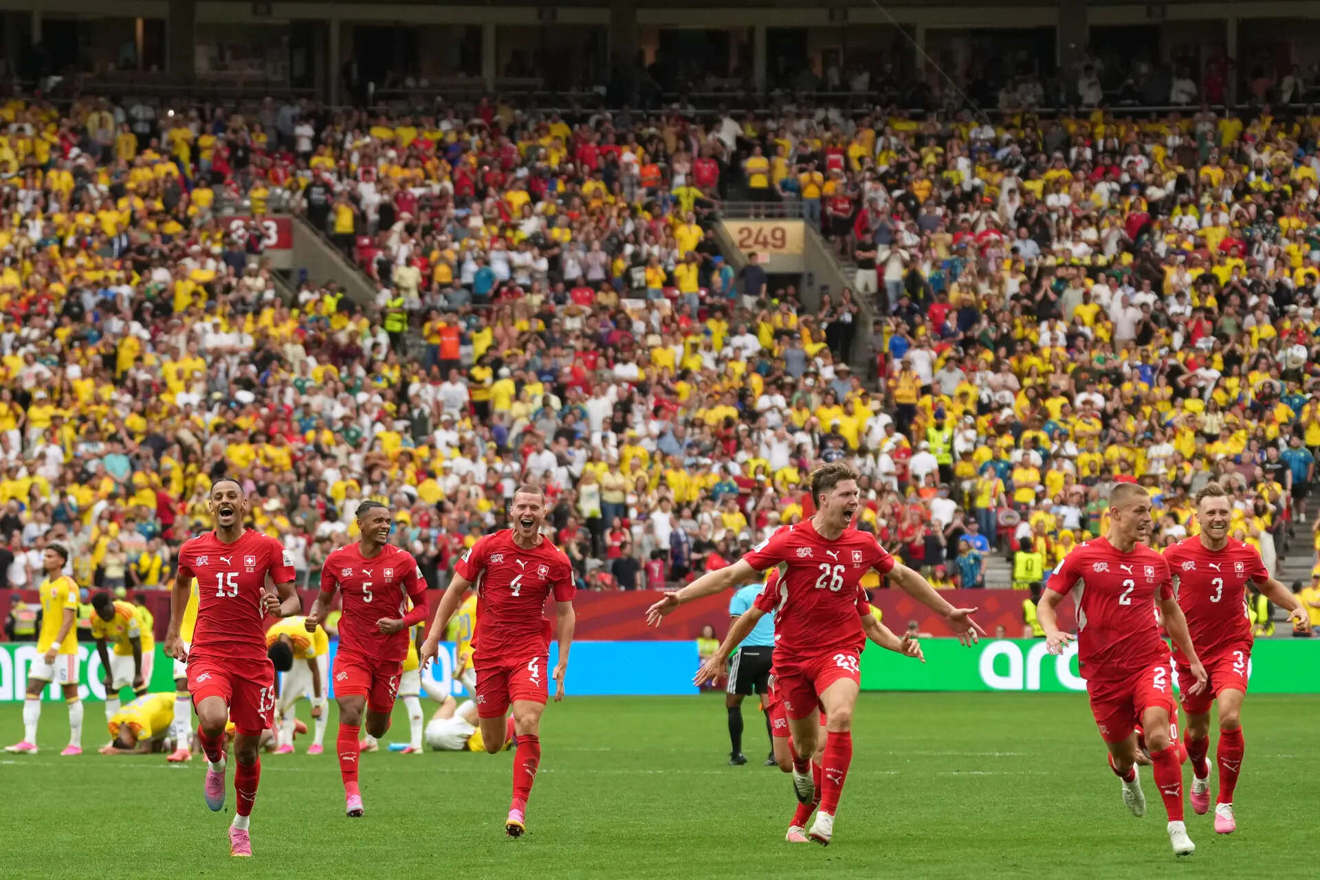 colombia-switzerland-wcup-soccer.jpg