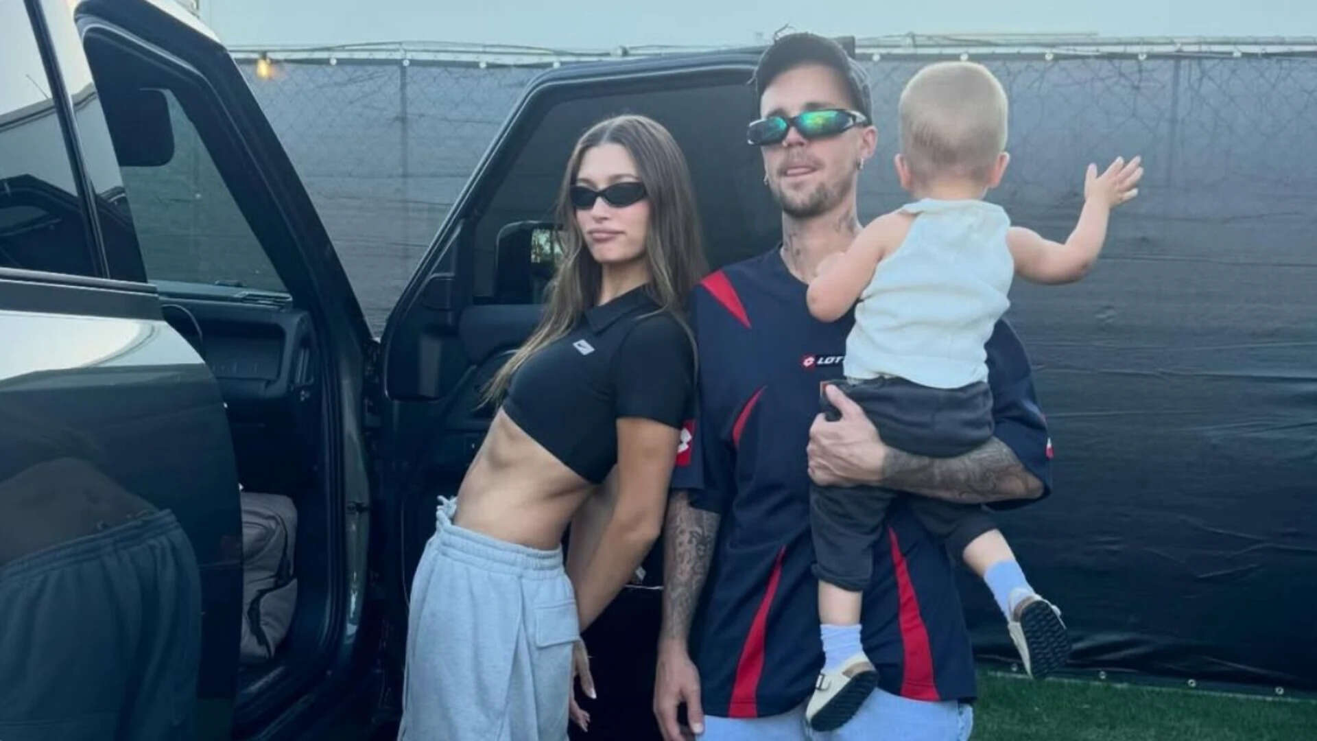 The Bieber family celebrates together<br>
