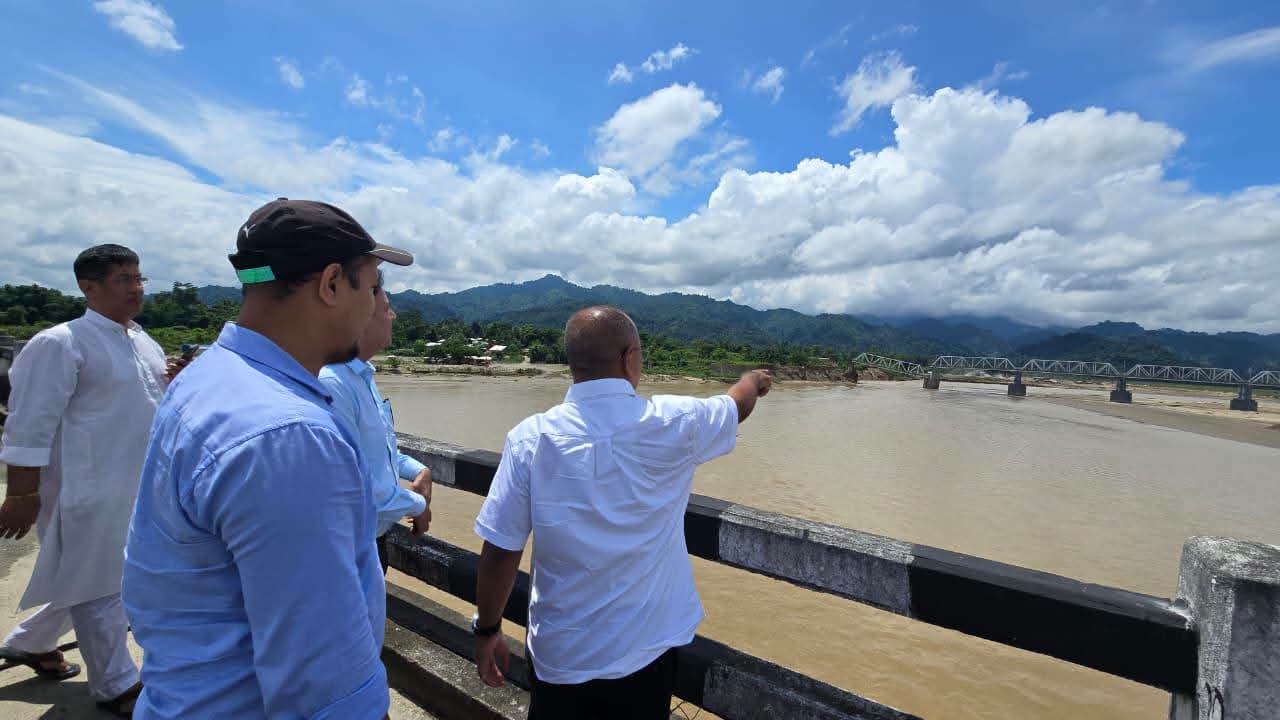 2ac8cd20-faab-4d75-99dd-58fac057dba5_Damaged_railway_bridge_visit_.jpg