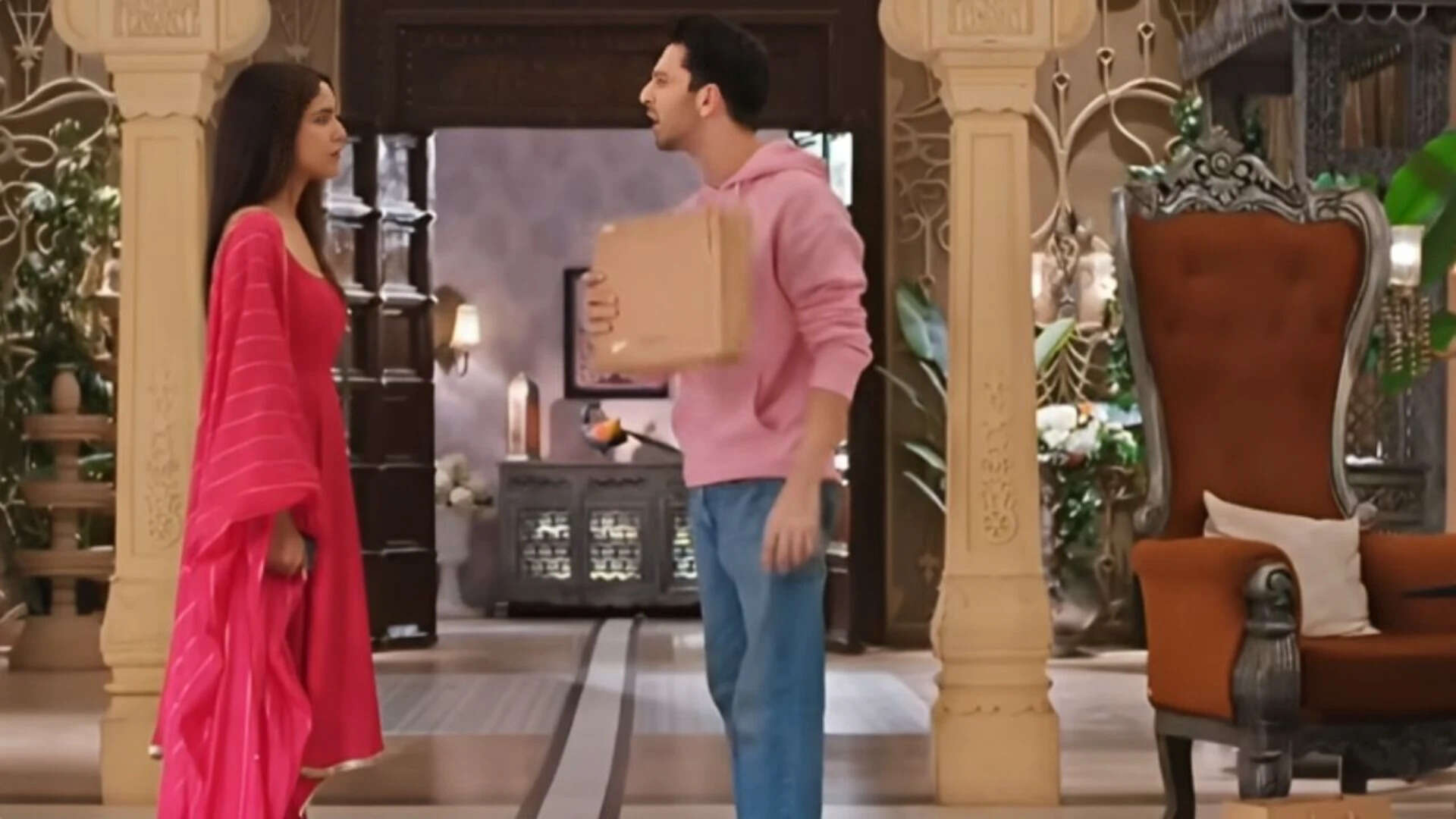 A fight over Samira's parcel escalates into a major confrontation as Damini and Niyati step in, turning a sibling argument into a family showdown.Image credit(YouTube) Parcel dispute sparks heated family clash in <em>Kyunki Saas Bhi Kabhi Bahu Thi</em><br>