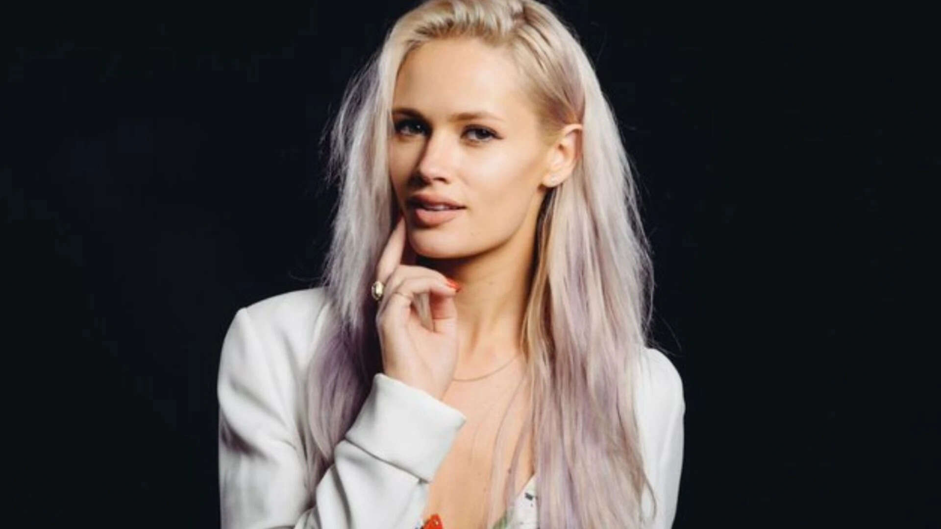Lauren Bennett's musical legacy remembered after her passing<br>