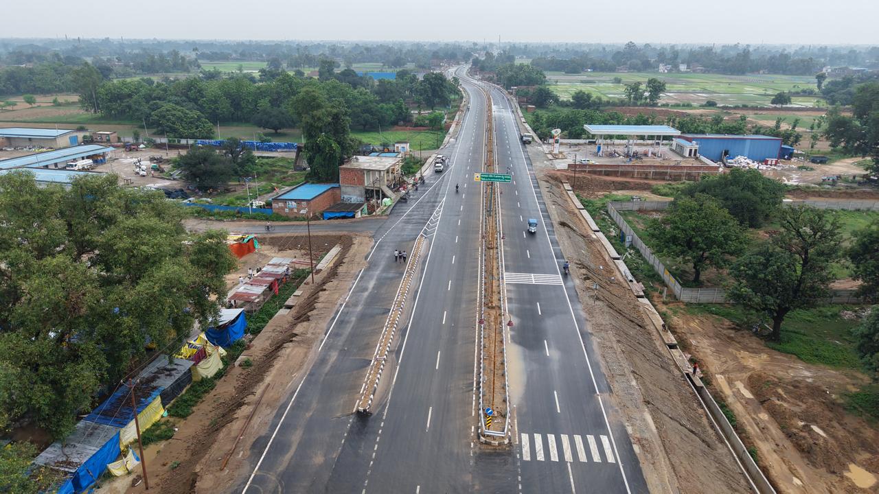 e37d102a-ba02-4cac-af37-bb064229ddfc_road_to_banssthan.jpg