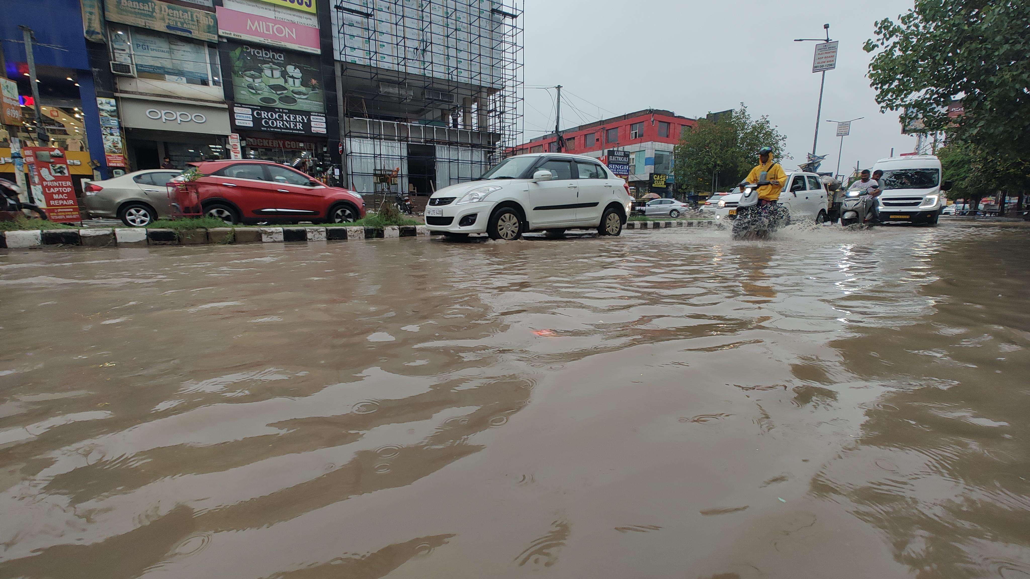 July_weather_Rain_waterlogging at Zirakpur  (1).jpeg