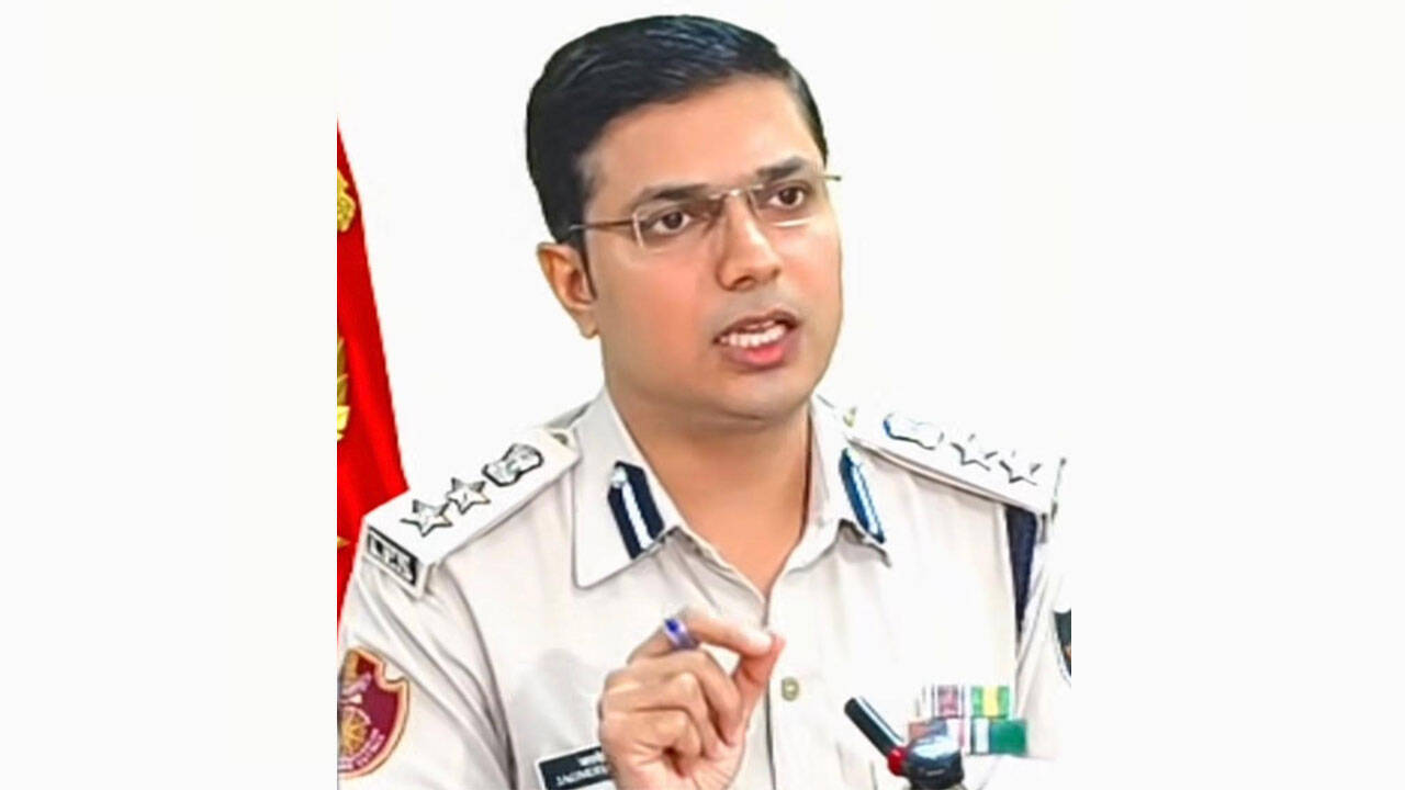 Meet the IIT Kanpur graduate who became an IPS officer, won a Gallantry Medal, and is now leaving the service at 37