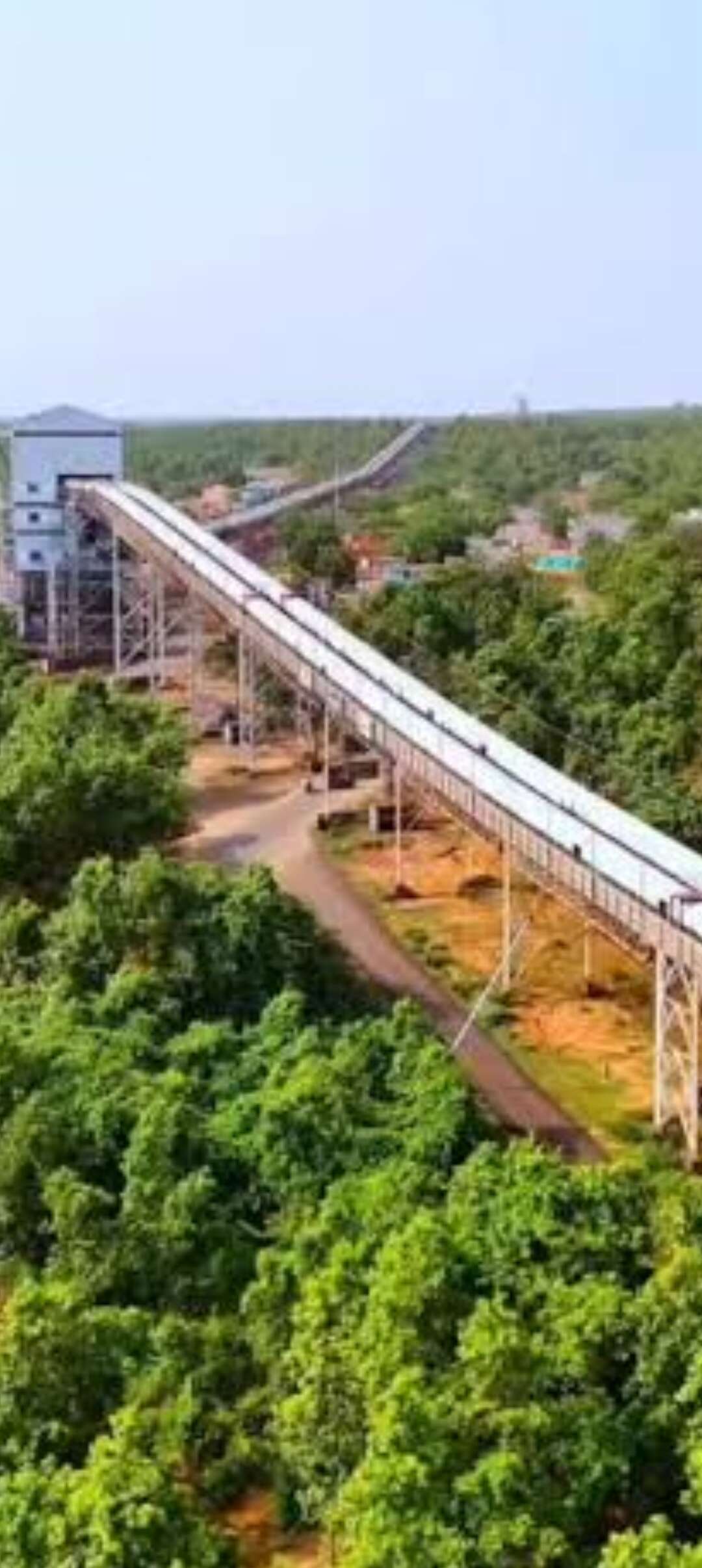 Attachment 559c29eb-26ed-4929-b36d-62dc1bebb3b6_Conveyor_belt_of_Pankari_Barwadih_mines.Vishvendu_Jaipuriar.jpg