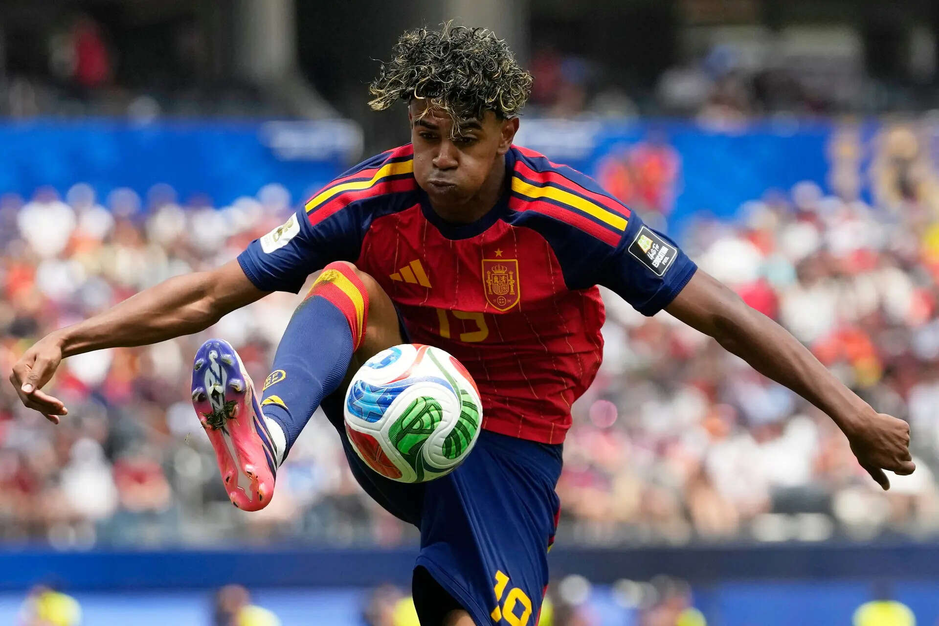 Belgium's Charles De Ketelaere ends Spain's World Cup shutout run, teams even 1-1 at halftime