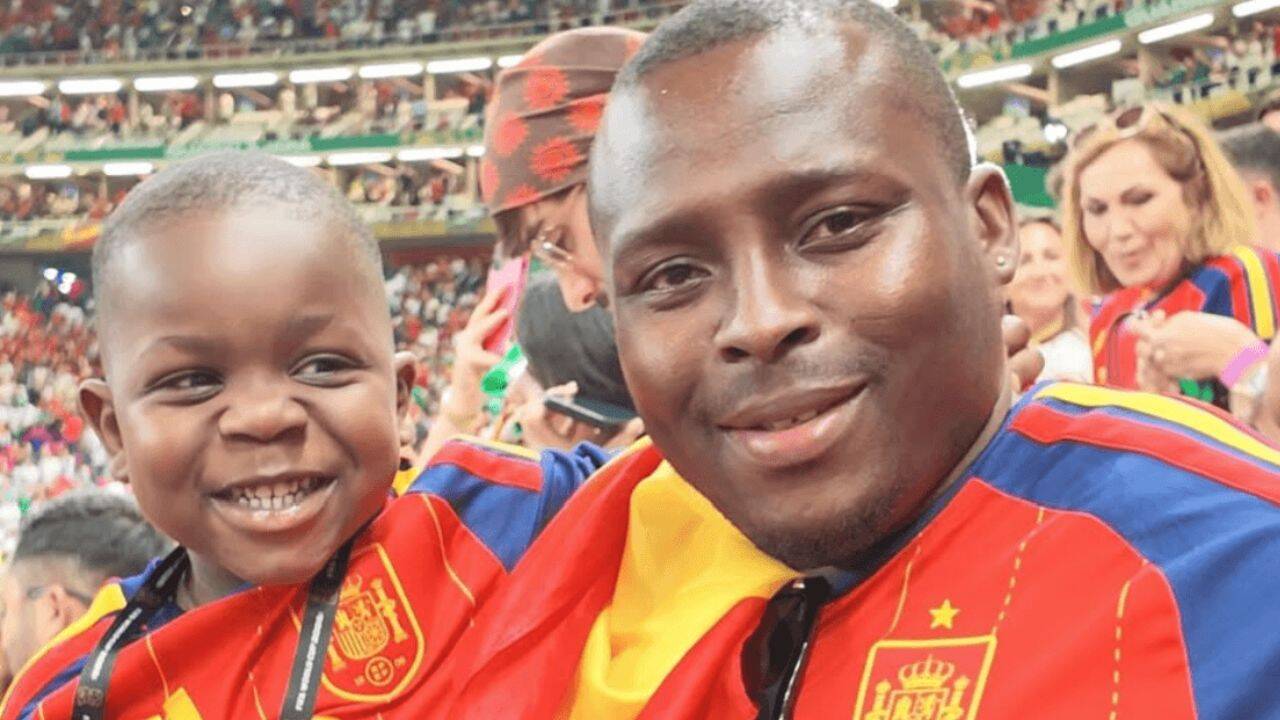 Keyne pictured at the Spain v Austria match with his father (Via NYT) Keyne pictured at the Spain v Austria match with his father