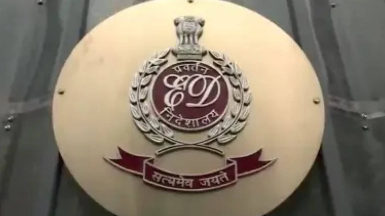 Phone flung during ED raid may crack global gold smuggling case