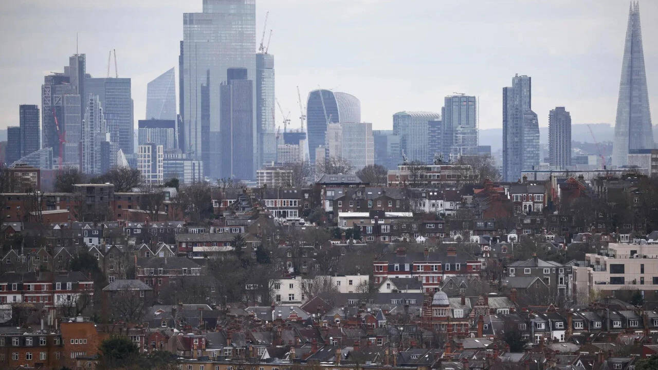 UK homebuyers on sidelines: Why British house prices could remain stagnant for longer