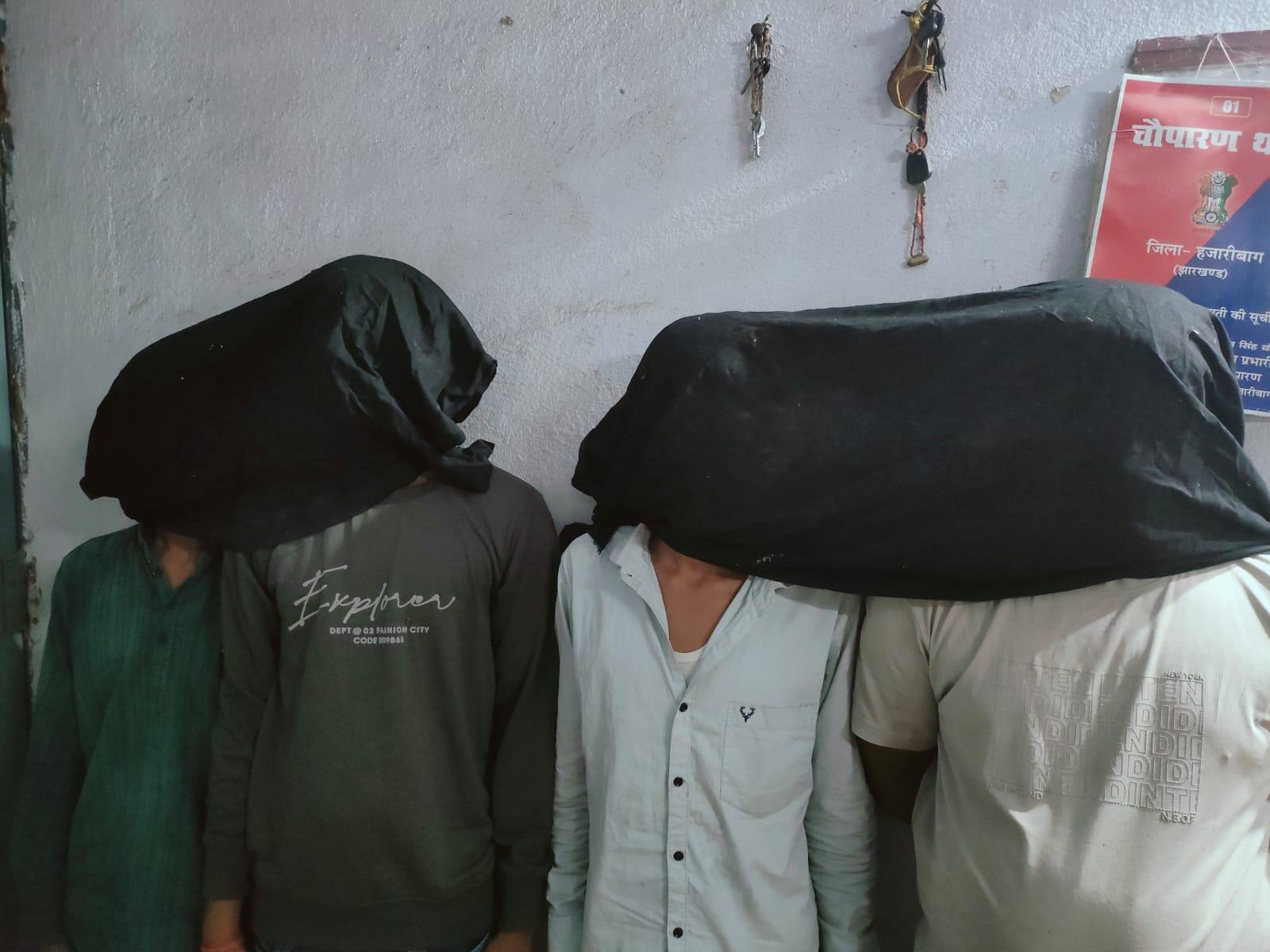 cbab1aab-55da-428d-b00c-27390792afe1_Arrested_thieves_in_Hazaribag.Vishvendu_Jaipuriar.jpg