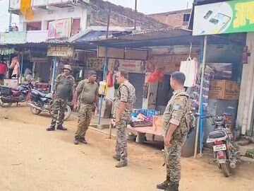 ce2569f2-414f-498e-b19e-e244d51669d9_Police_team_on_the_spot_on_Monday.Vishvendu_Jaipuriar.jpg