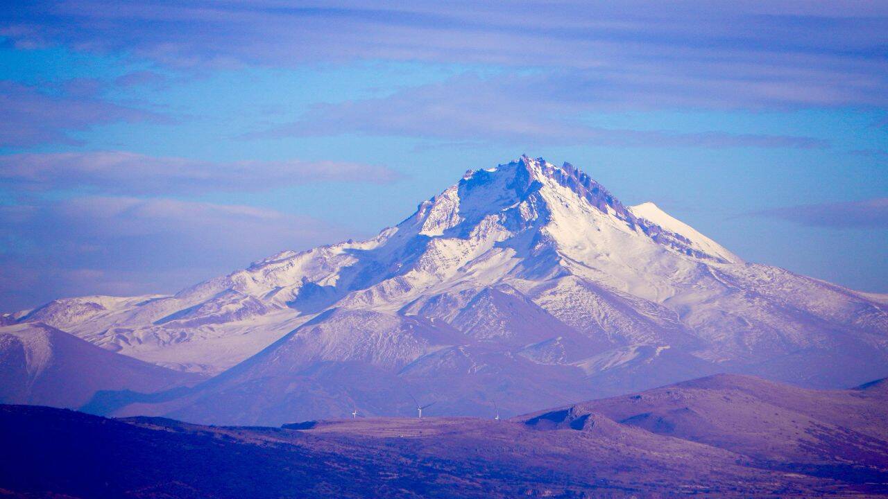 Marine fossils found near Mount Everest summit tell the remarkable story of a vanished ocean