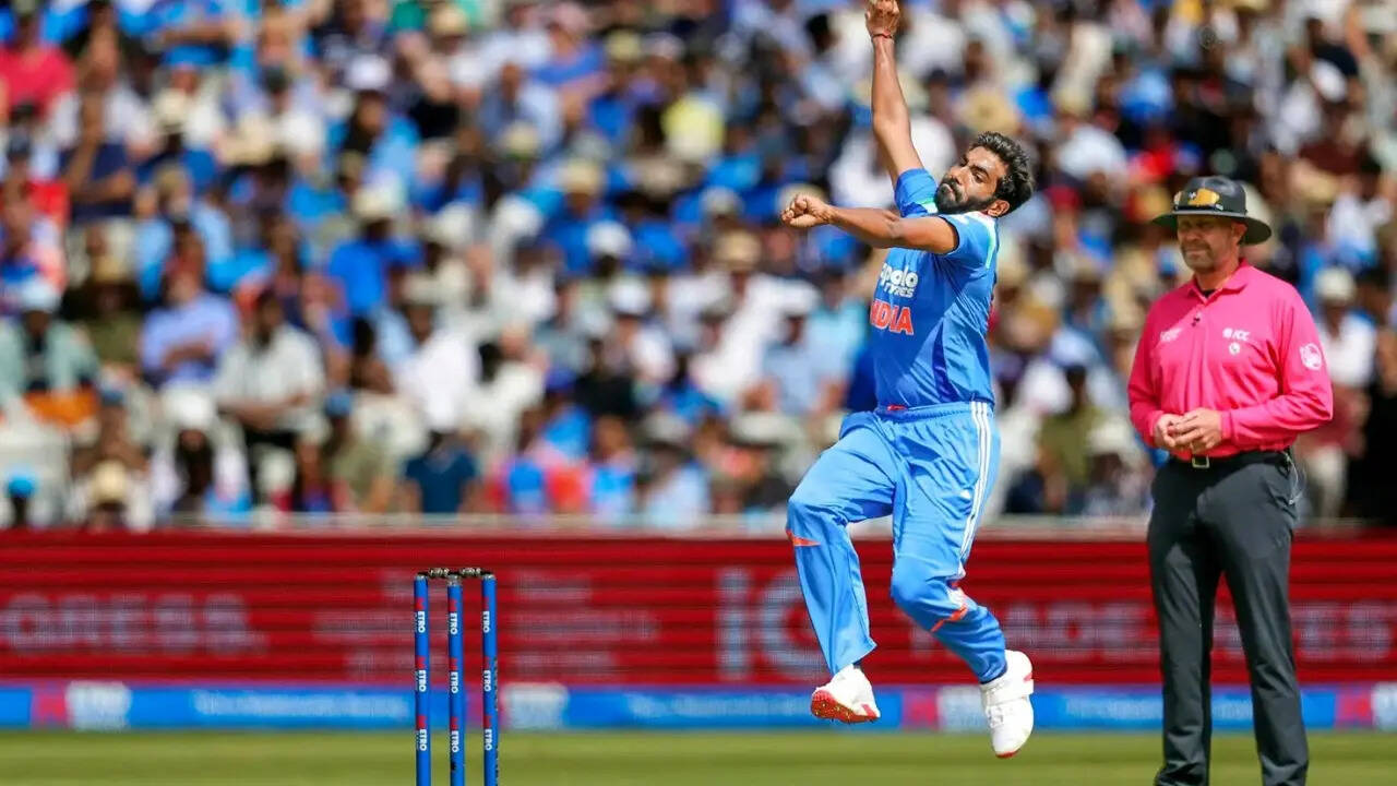 IND vs ENG, 1st ODI Live: Prasidh, Gurnoor, &amp; Bumrah hunt in a pack to blow England off course