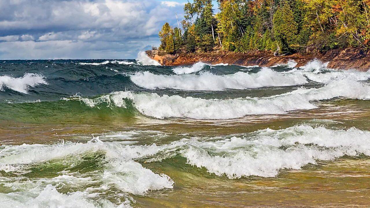 World’s 10 largest freshwater lakes are so vast they look like inland seas, and one of them holds about 20% of Earth’s unfrozen freshwater