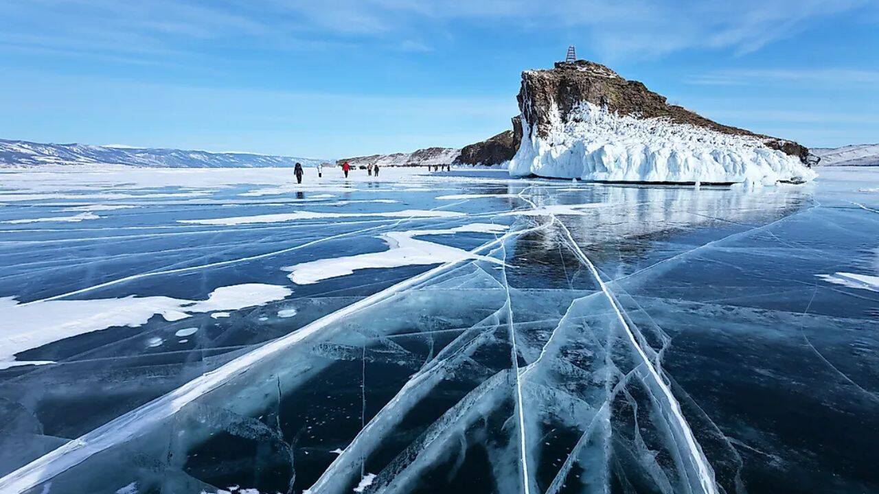 World’s 10 largest freshwater lakes are so vast they look like inland seas, and one of them holds about 20% of Earth’s unfrozen freshwater