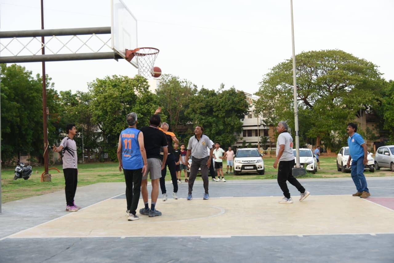 Veteran basketball action3.jpeg