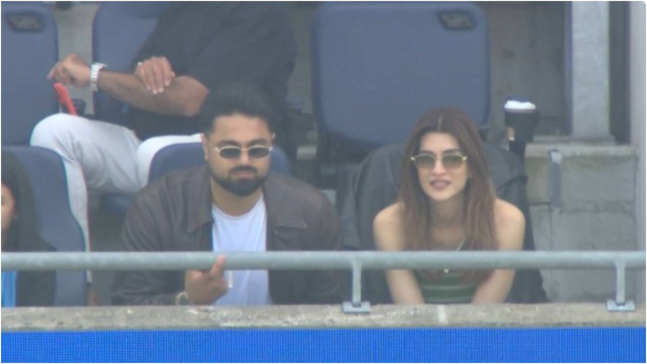 Kriti spotted with rumoured beau Kabir at IND vs ENG 1st ODI