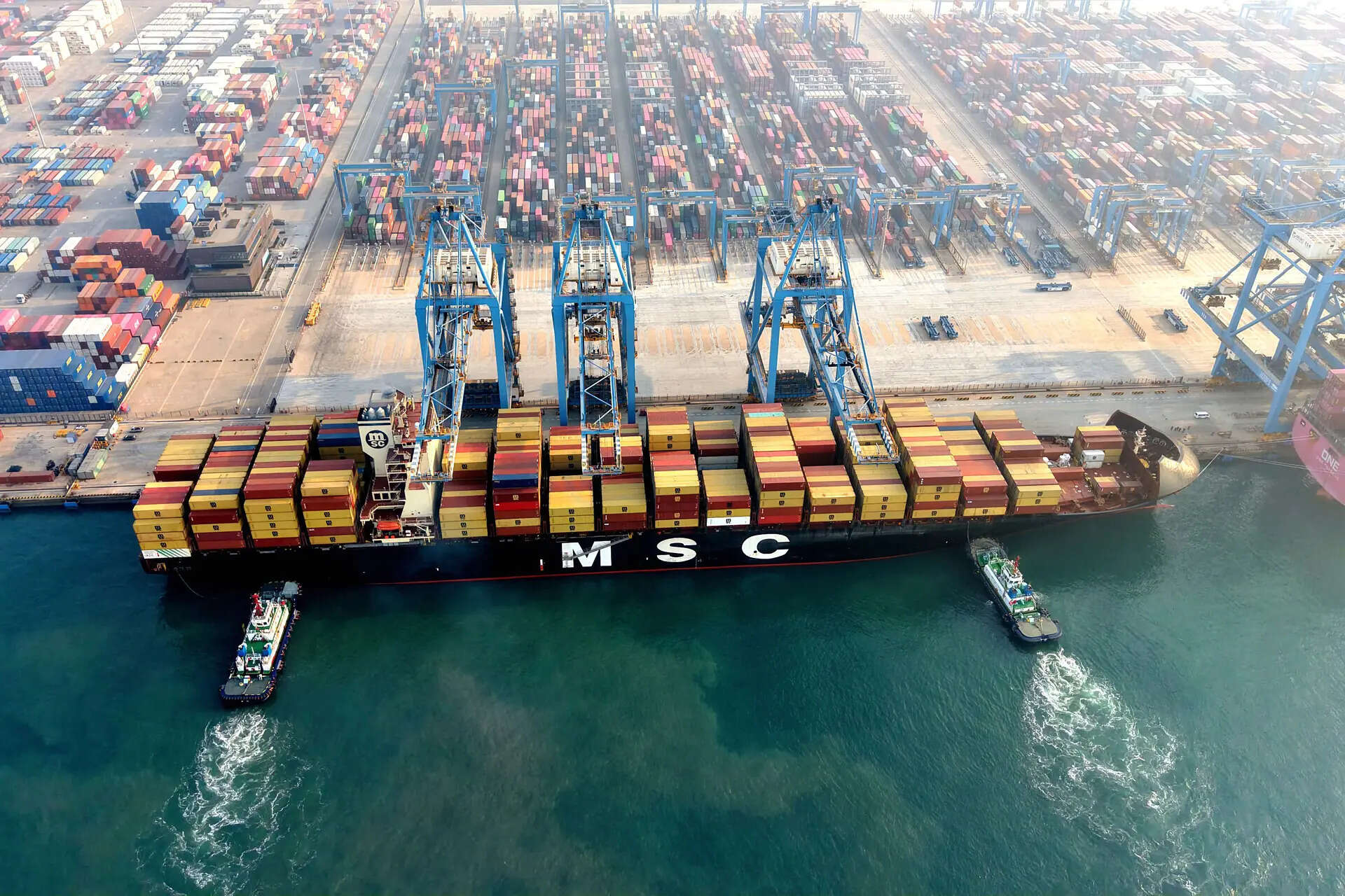 China's economic growth slows to weakest pace in three years despite export boom