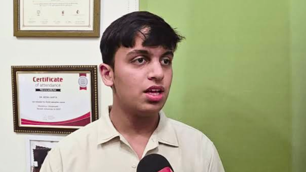 NEET UG 2026 AIR 1 Aryan Gupta. (Photo Credit: ETV Bharat)