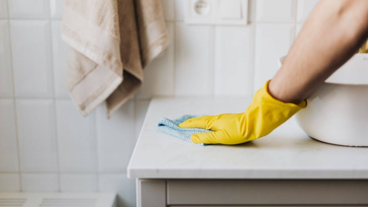Cleaning bathroom