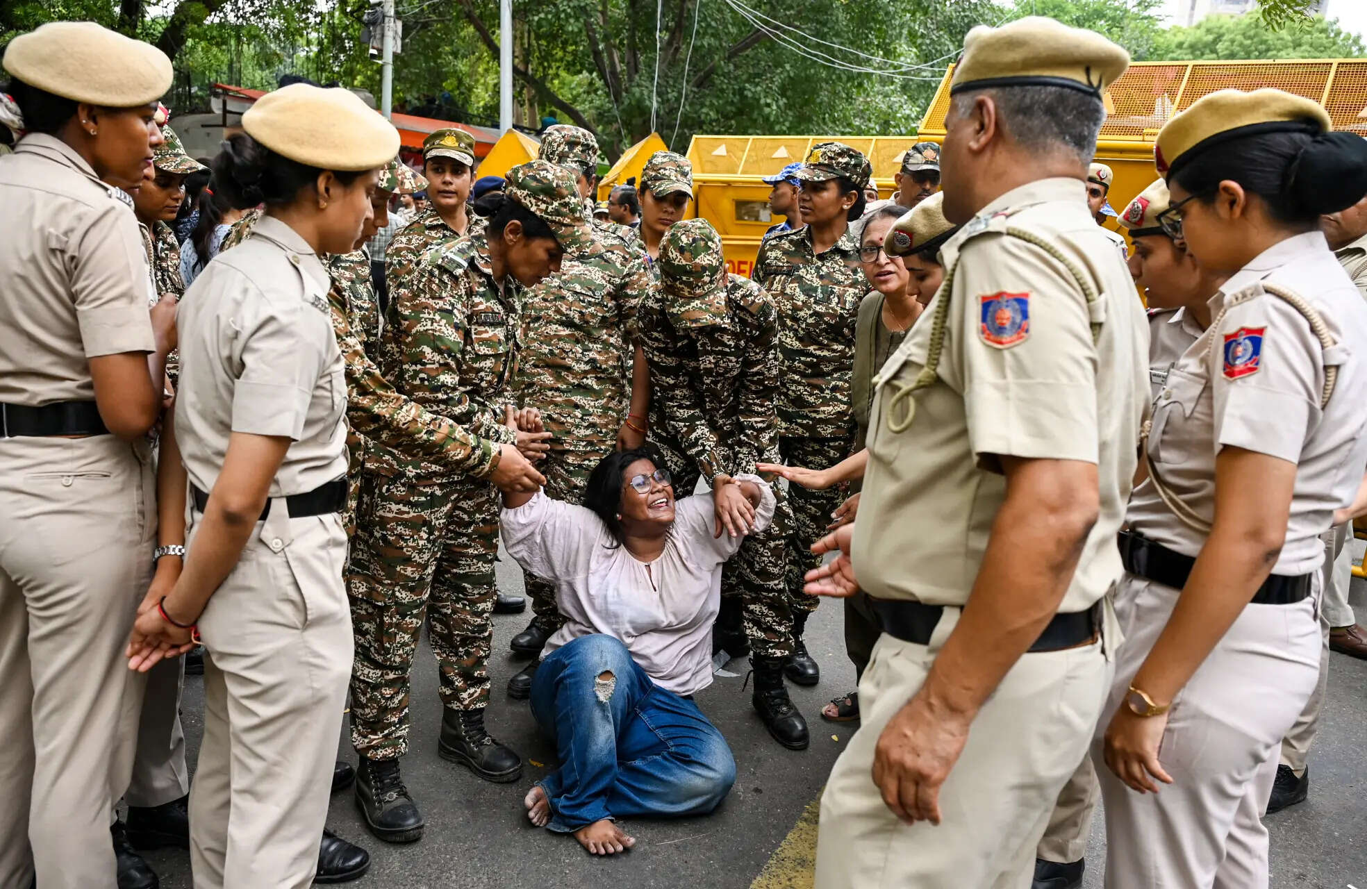 Round-the-clock surveillance, barricading, extra forces: Delhi Police gear up for CJP’s ‘Sansad chalo’ march
