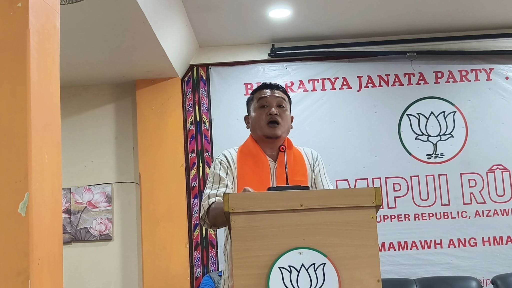 dde1860a-1ccc-42d1-8927-444ac6aab360_BJP_State_General_Secretary_Delson_Notlia_addressing_party_workers_at_Atal_Bhavan..jpg