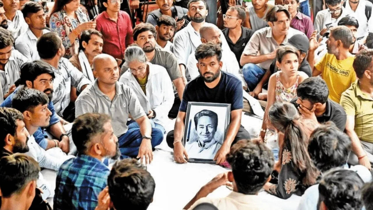 CJP founder Abhijeet Dipke faces ink attack at Jantar Mantar as Sonam Wangchuk is hospitalized