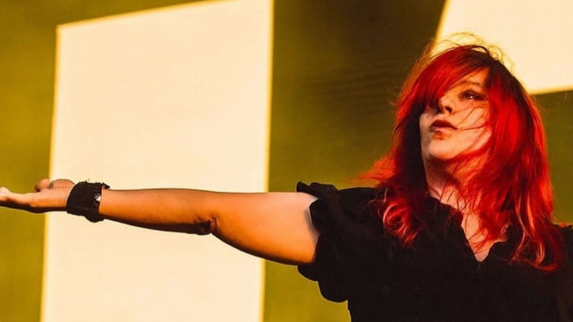 Jennifer Finch continues making music after cancer diagnosis