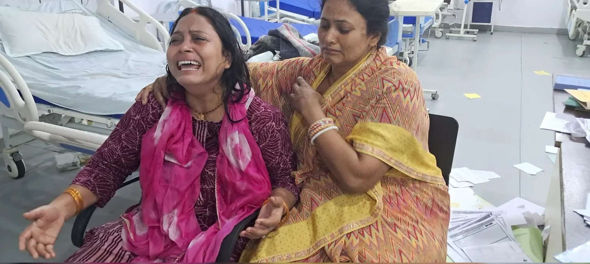 f85b1cbf-ab99-4920-b384-48216e09c350_Deceased_Vikas_Kumar_Singhs_wife_in_the_hospital.Vishvendu_Jaipuriar.jpg