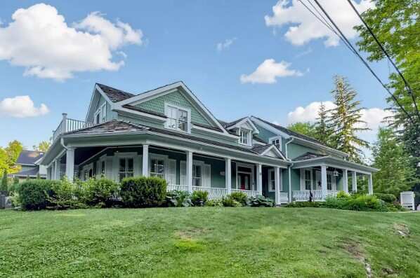 Photo: Winsold 3D Photography Gilmore Girls house
