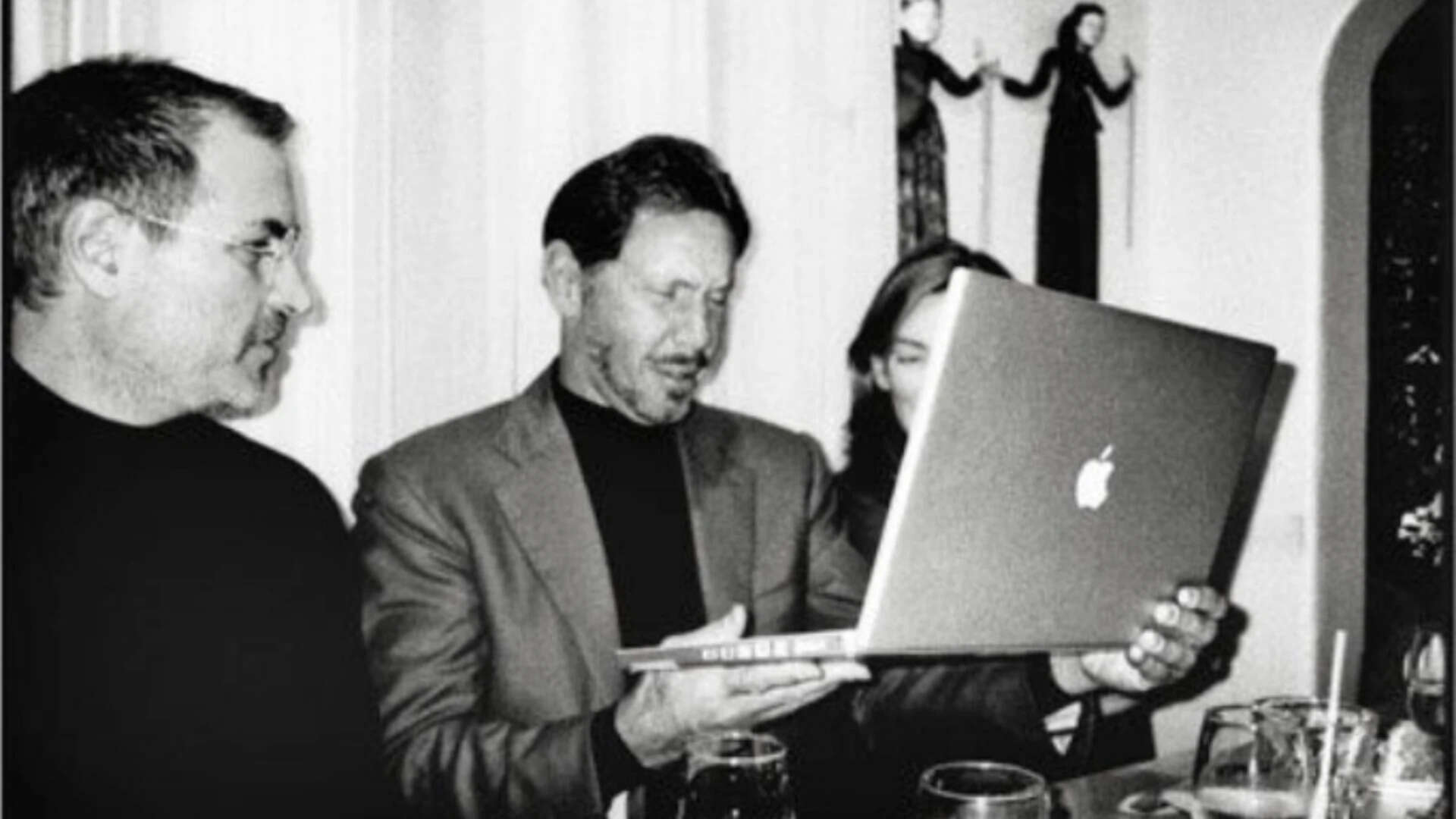 Oracle founder wanted to buy Apple &amp; fire its CEO, but Steve Jobs stopped him