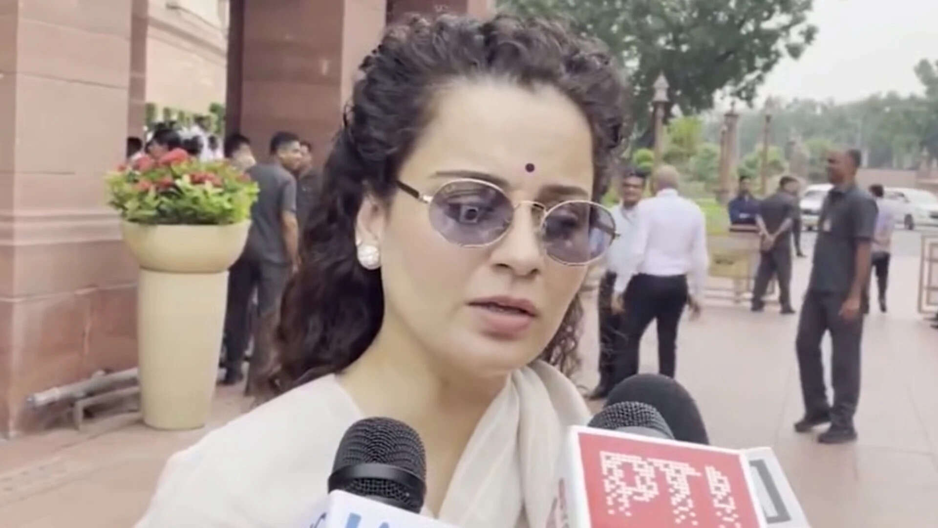 'Don't arm-twist the government': Kangana criticises CJP protest near Parliament