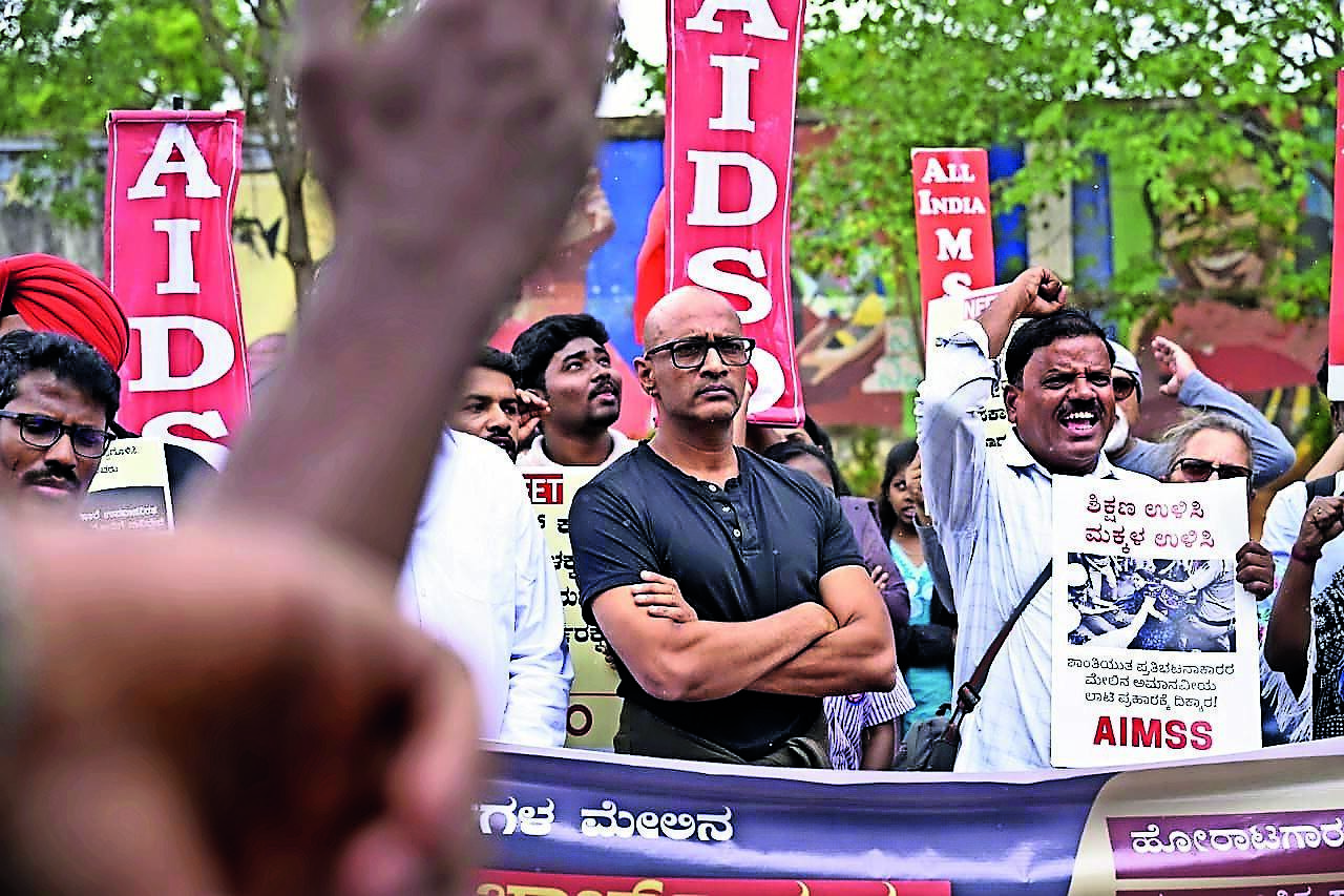 Bengaluru residents rally in support of Delhi student protesters