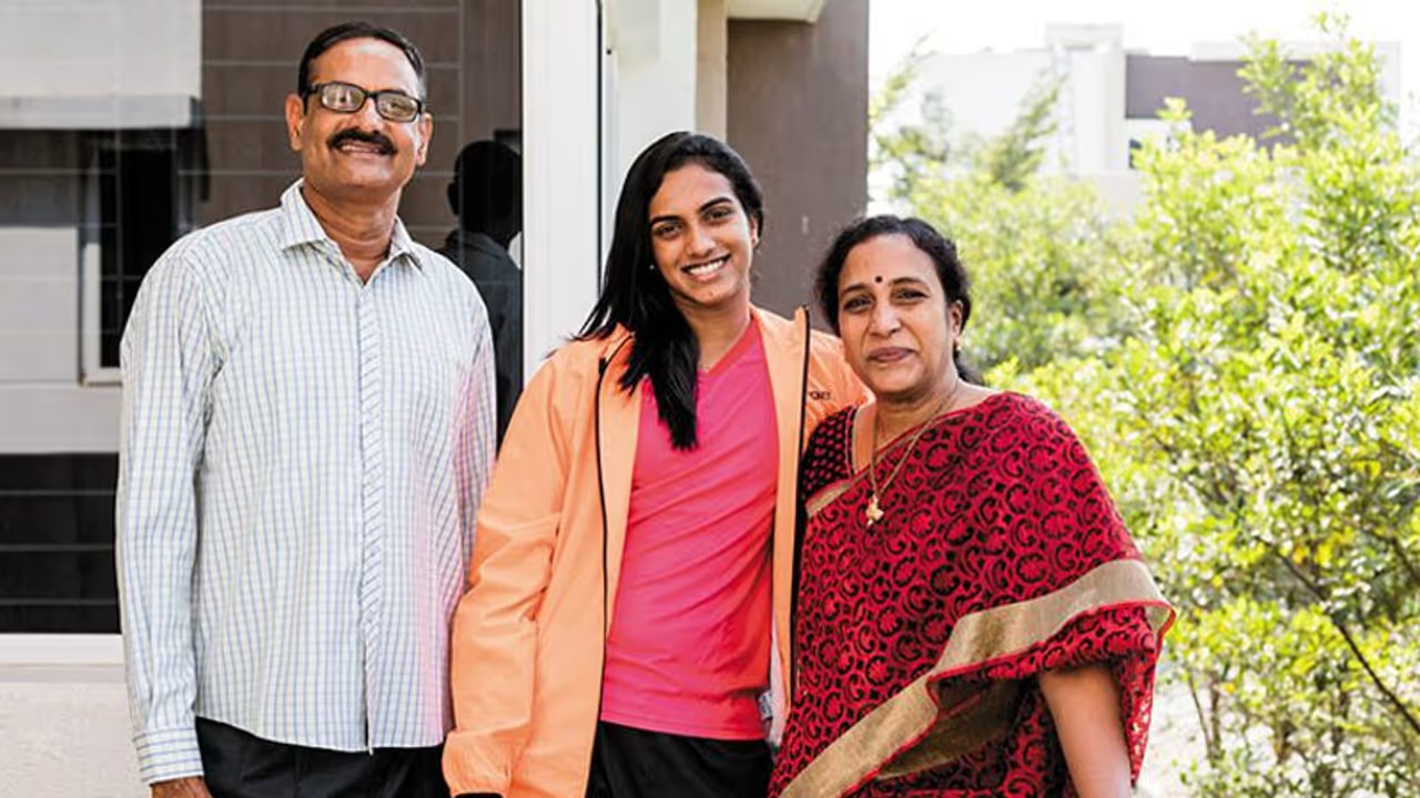 PV Sindhu with her parents. (Image Courtesy: Instagram)