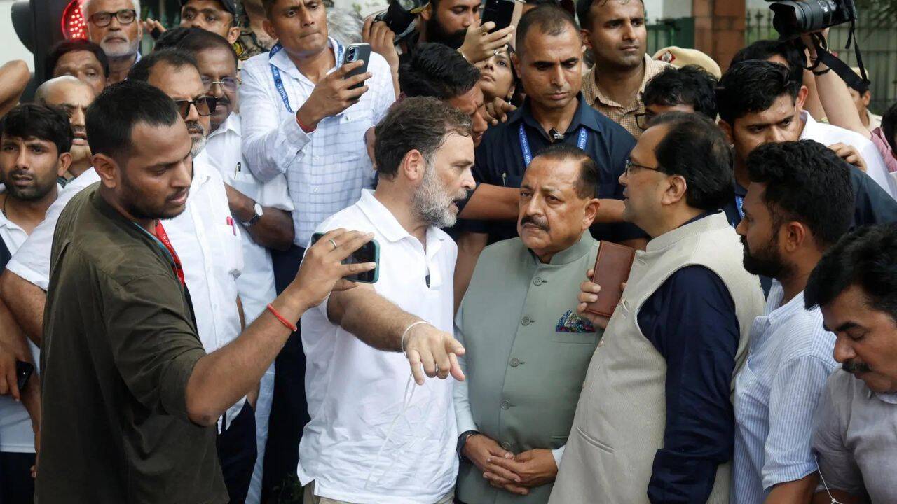 Rahul Gandhi, Jitendra Singh, Govind Mohan