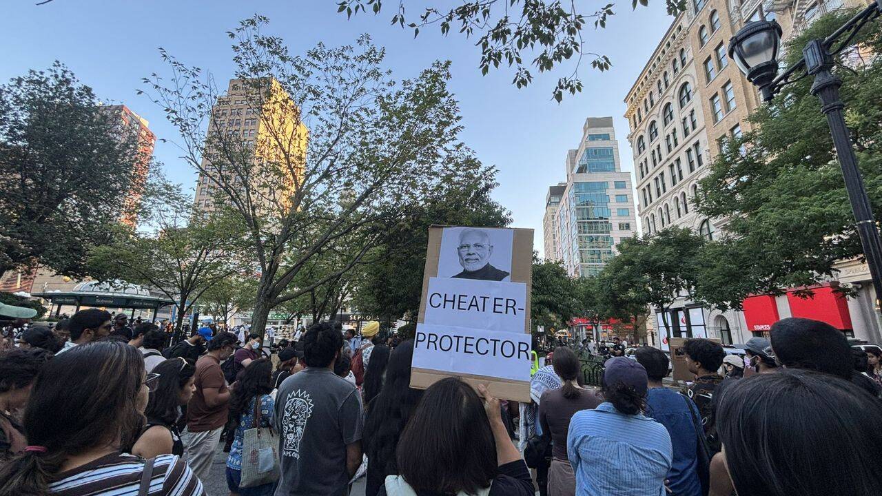 ‘Main bhi cockroach’: Student protests against NEET reach New York, London – watch