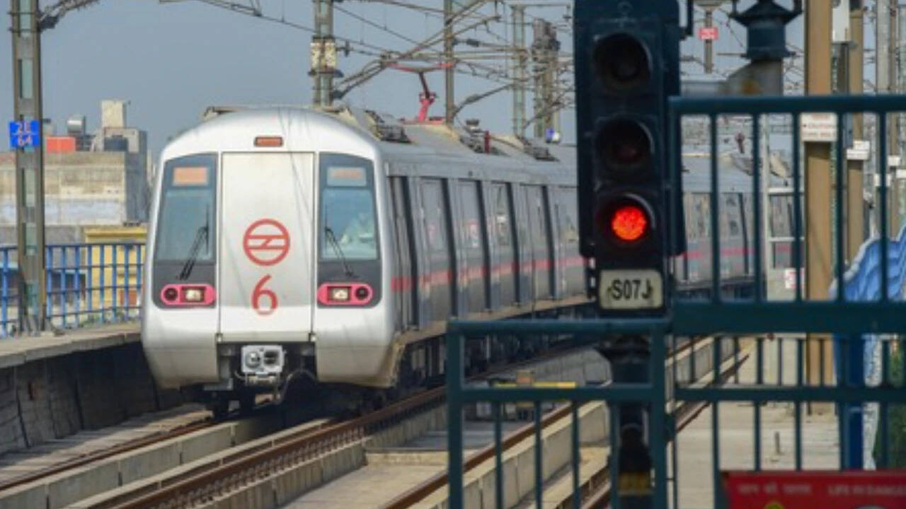 Delhi Metro closes four stations over security concerns amid protest
