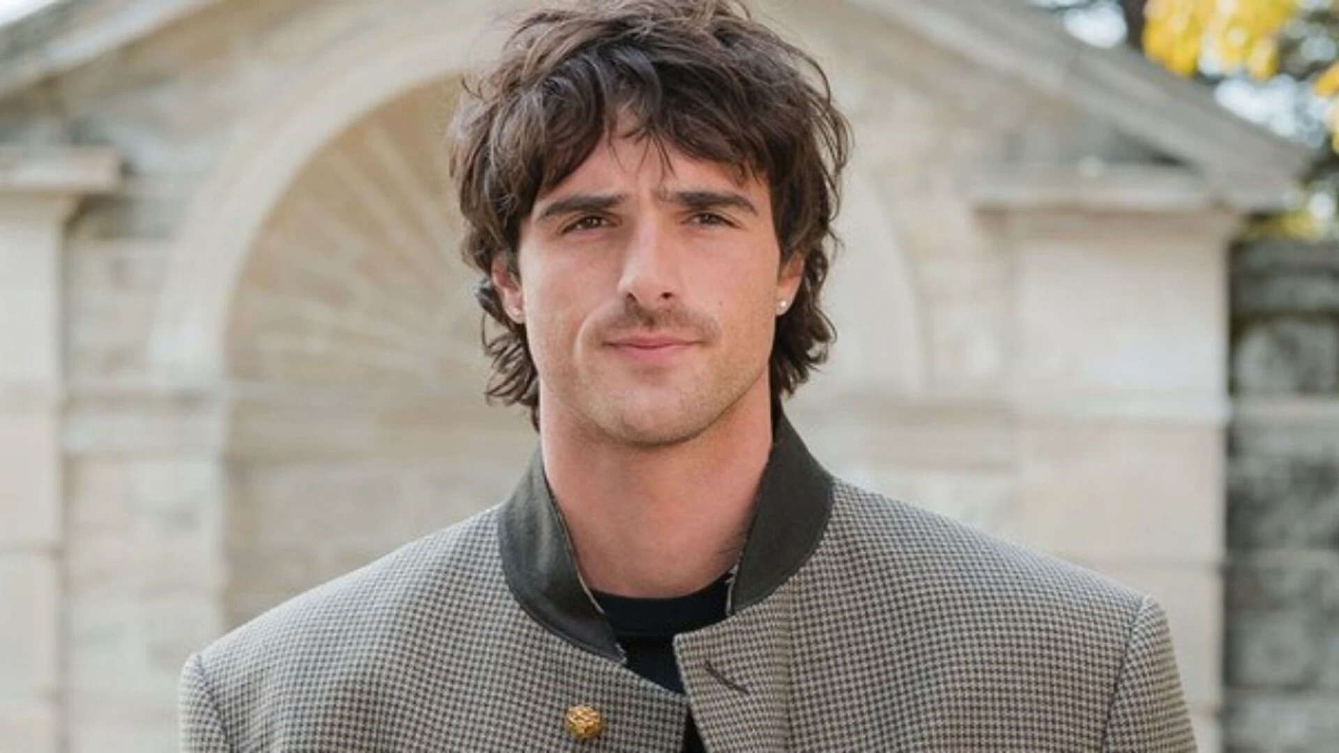 Jacob Elordi says a boa constrictor became his unexpected co-star