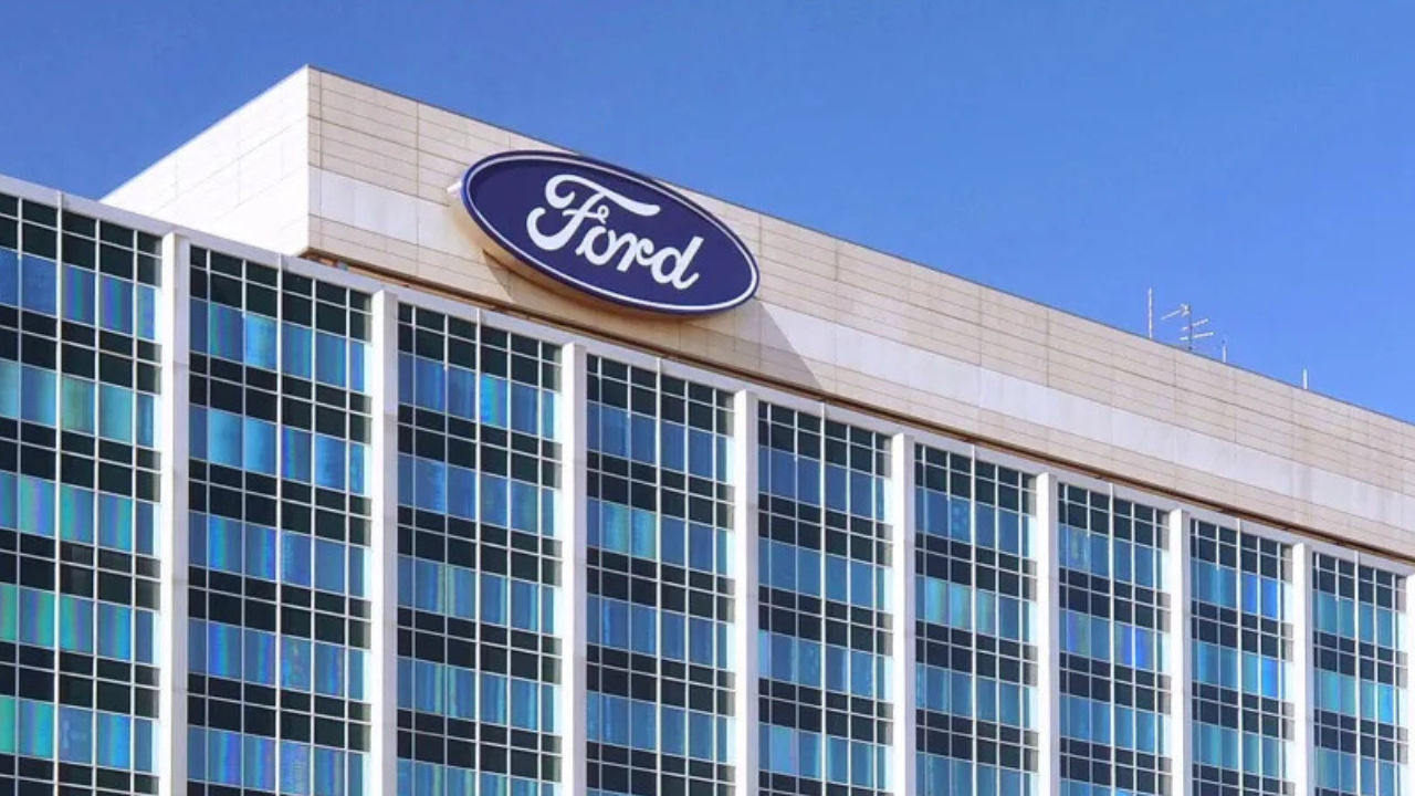 Ford fired an 11-year employee over a $1.95 cookie, then his bank statement changed everything Ford fired an 11-year employee over a $1.95 cookie, then his bank statement changed everything