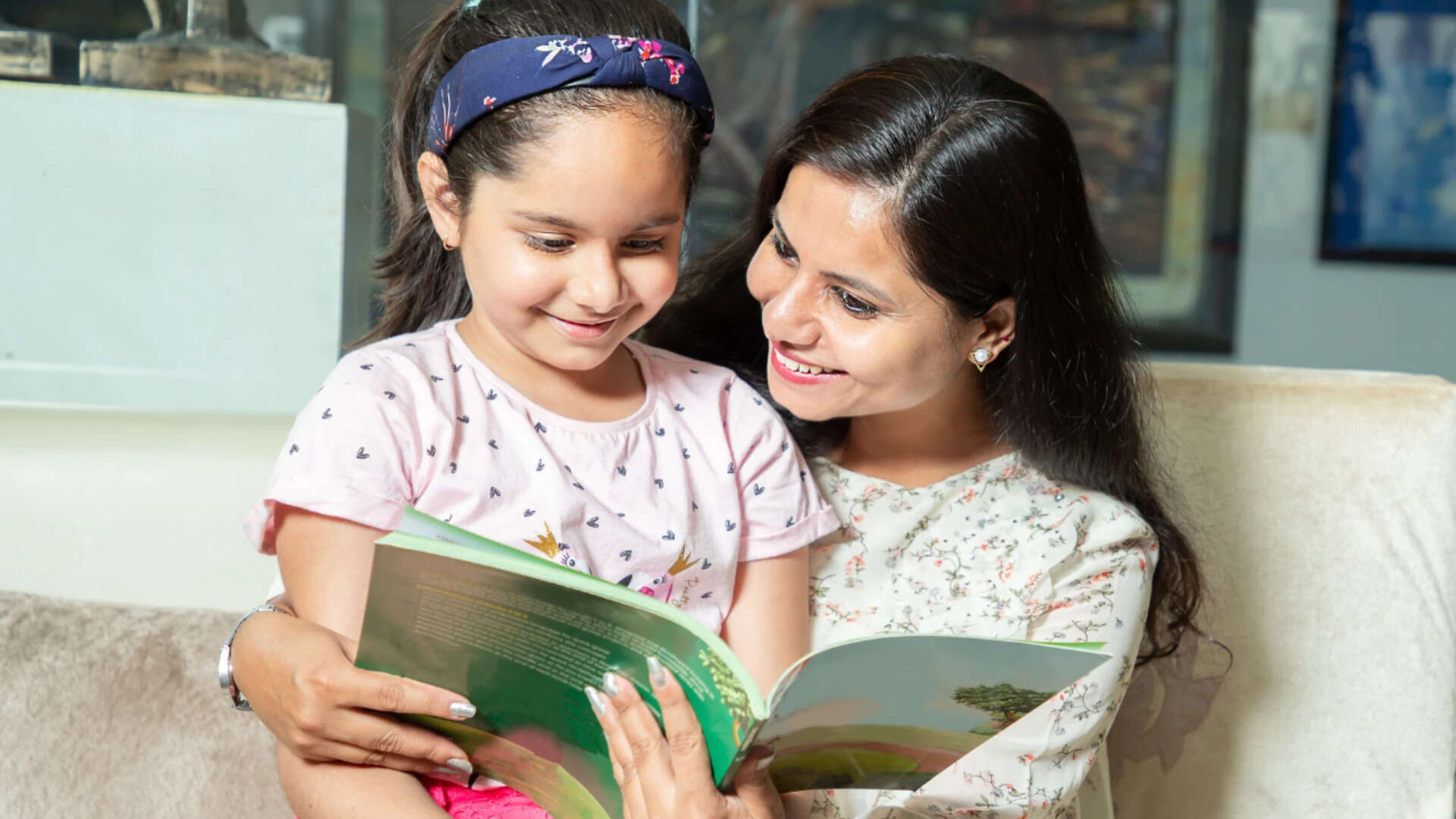 Children who love reading often have parents who do these 6 simple things