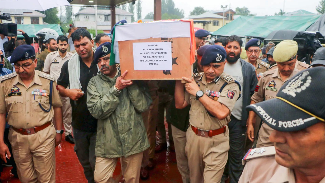 Terrorist kill J&K cop in Anantnag market, first strike since Pahalgam attack