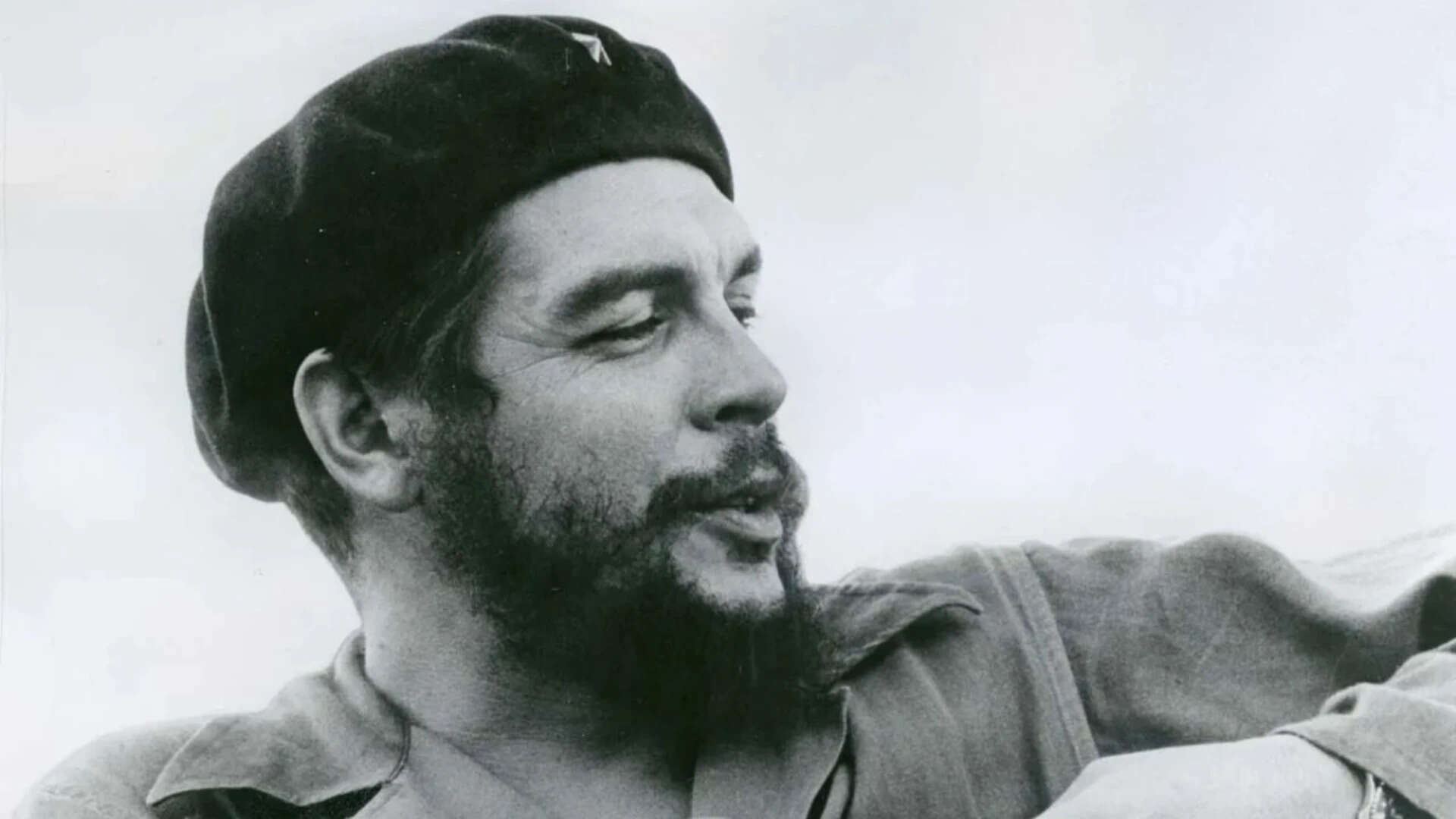 Quote by Che Guevara: 'The life of a single human being is worth millions of times more than...'