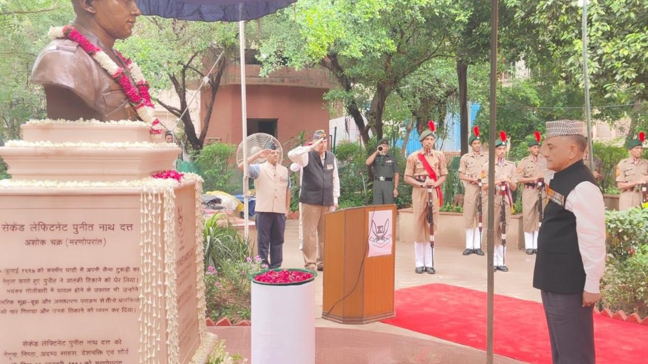Ashoka Chakra recipient’s bravery cast in bronze in Delhi’s Defence Colony
