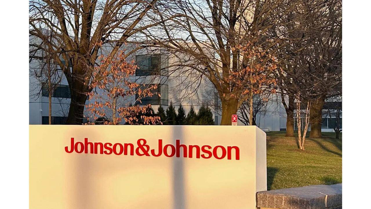 Johnson &amp; Johnson announces its entry into the US robotic surgery market