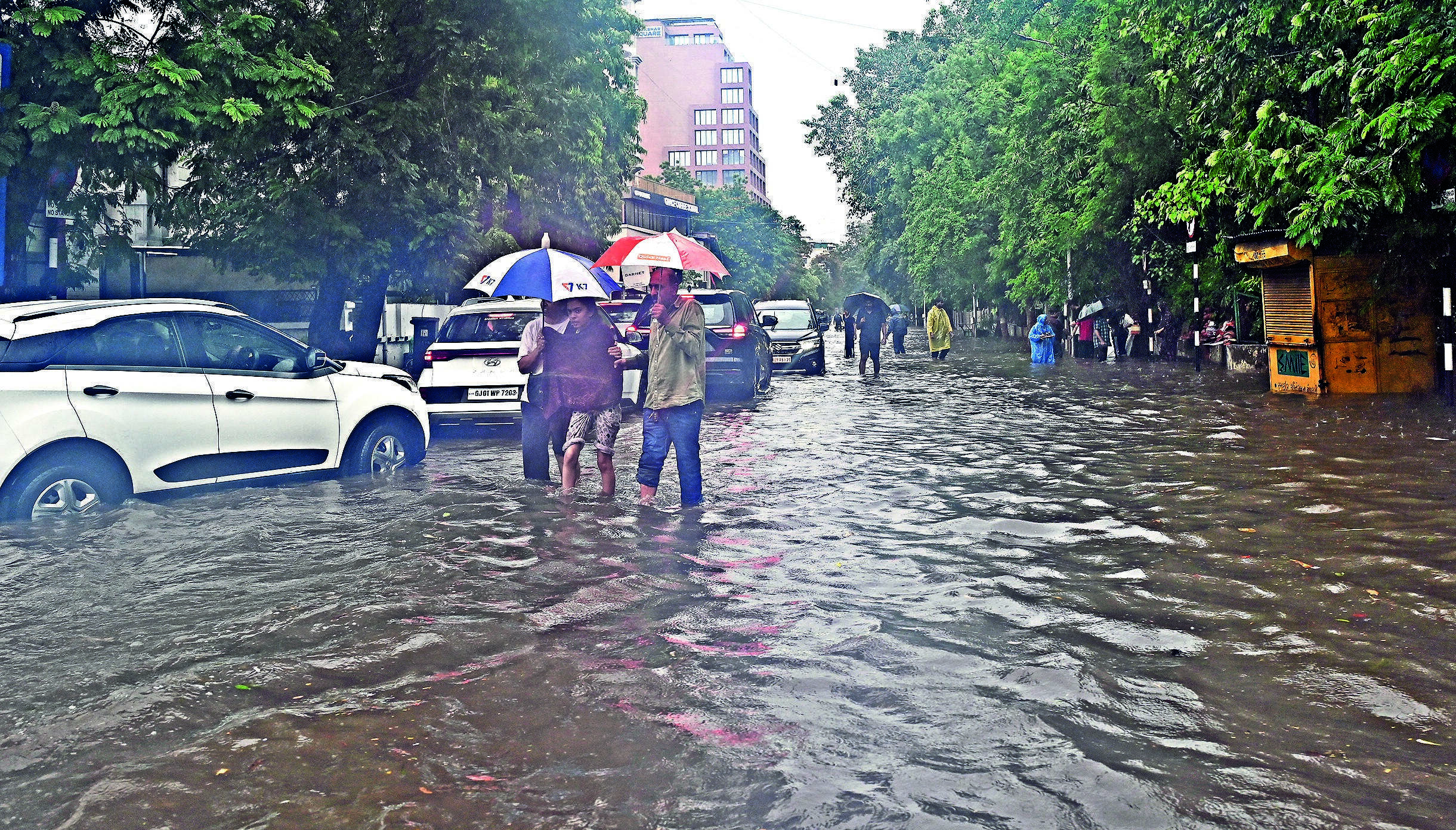 Bodakdev_water_Logging_03.jpg