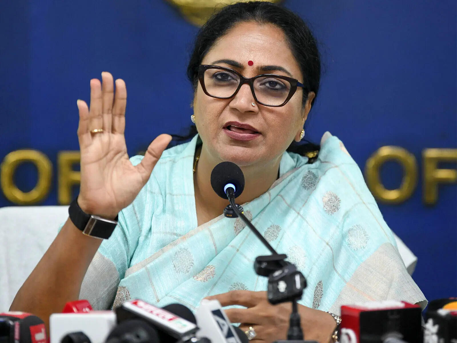 “Unwavering commitment to ethical values”: Delhi CM Rekha Gupta praises Dharmendra Pradhan following resignation