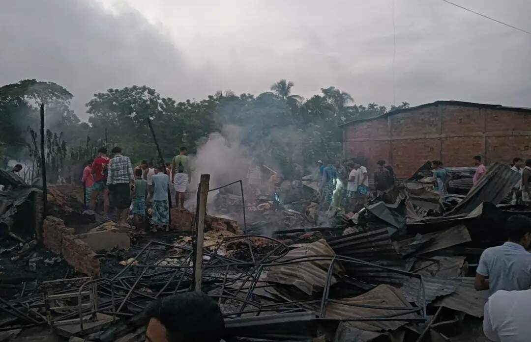 72afa49d-5ba6-453e-b896-207d79ebe1aa_Devastating_fire_in_Jaikrishnapur_market_Hailakandi_district_3.jpg