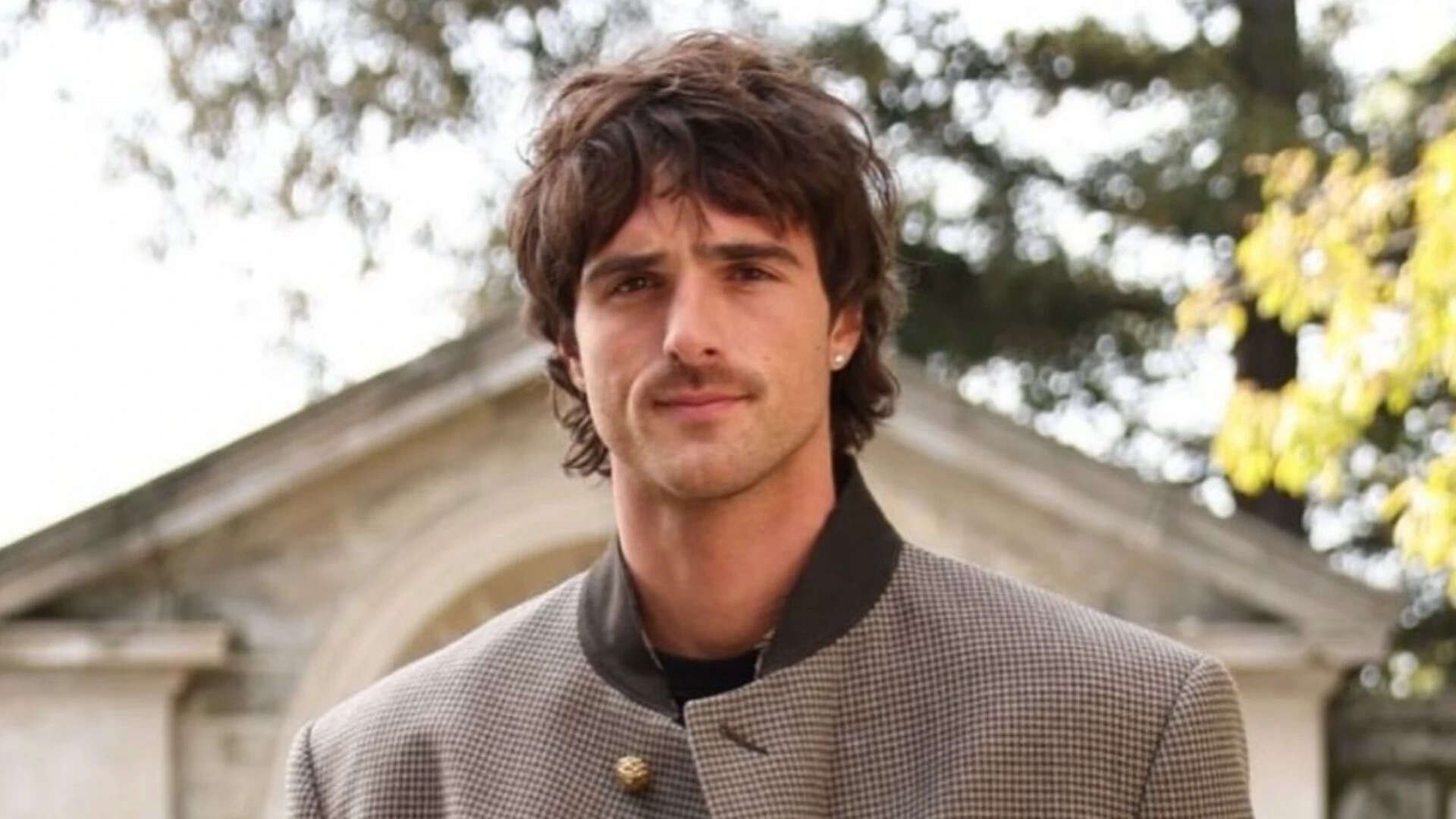 Jacob Elordi opens up about the challenges of dating in the public eye